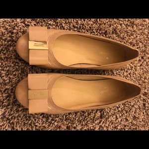 kate spade Shoes - Cream-colored Kate Spade flats WORN ONCE! Size 6 kate spade Shoes - Cream-colored Kate Spade flats WORN ONCE! Size 6